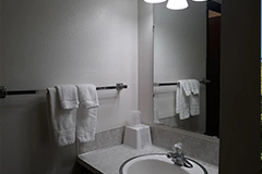 Costal Inn - Bathroom