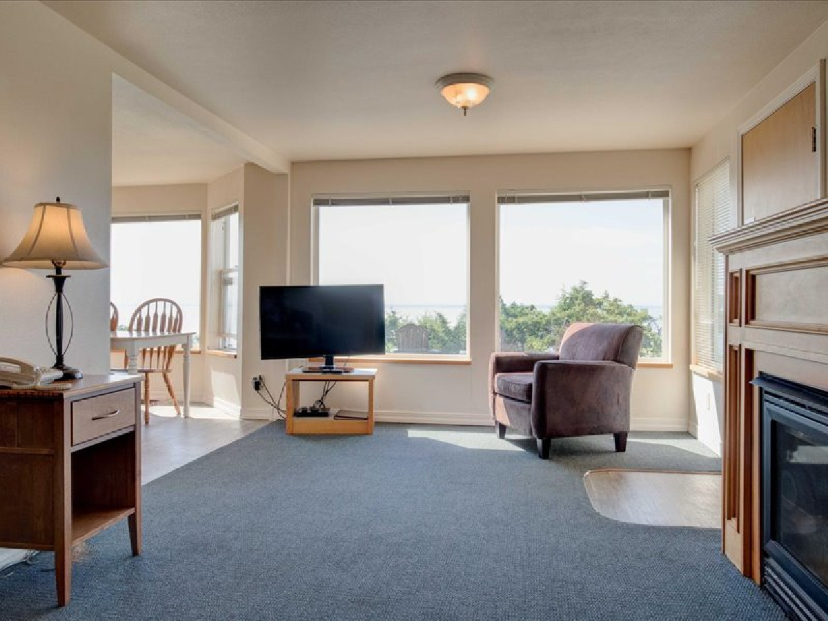 Guestroom - Ester Lee Oceanview Inn