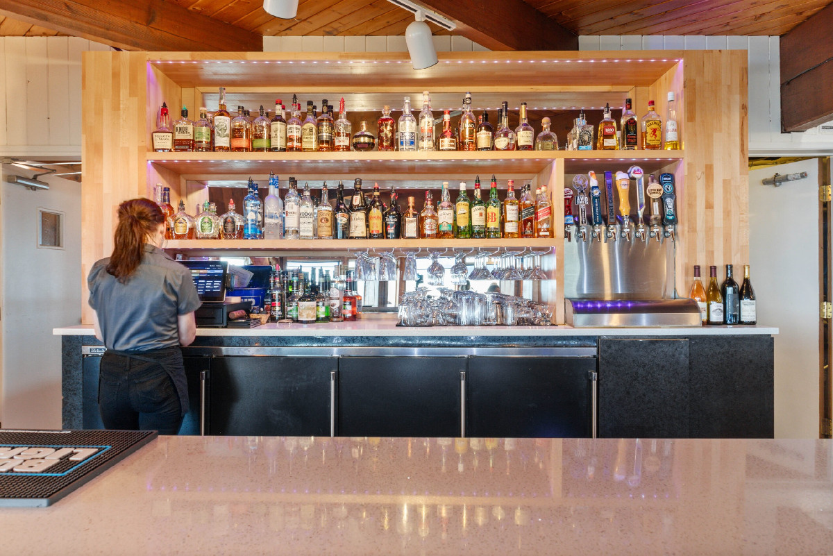 Bar - Adobe Resort