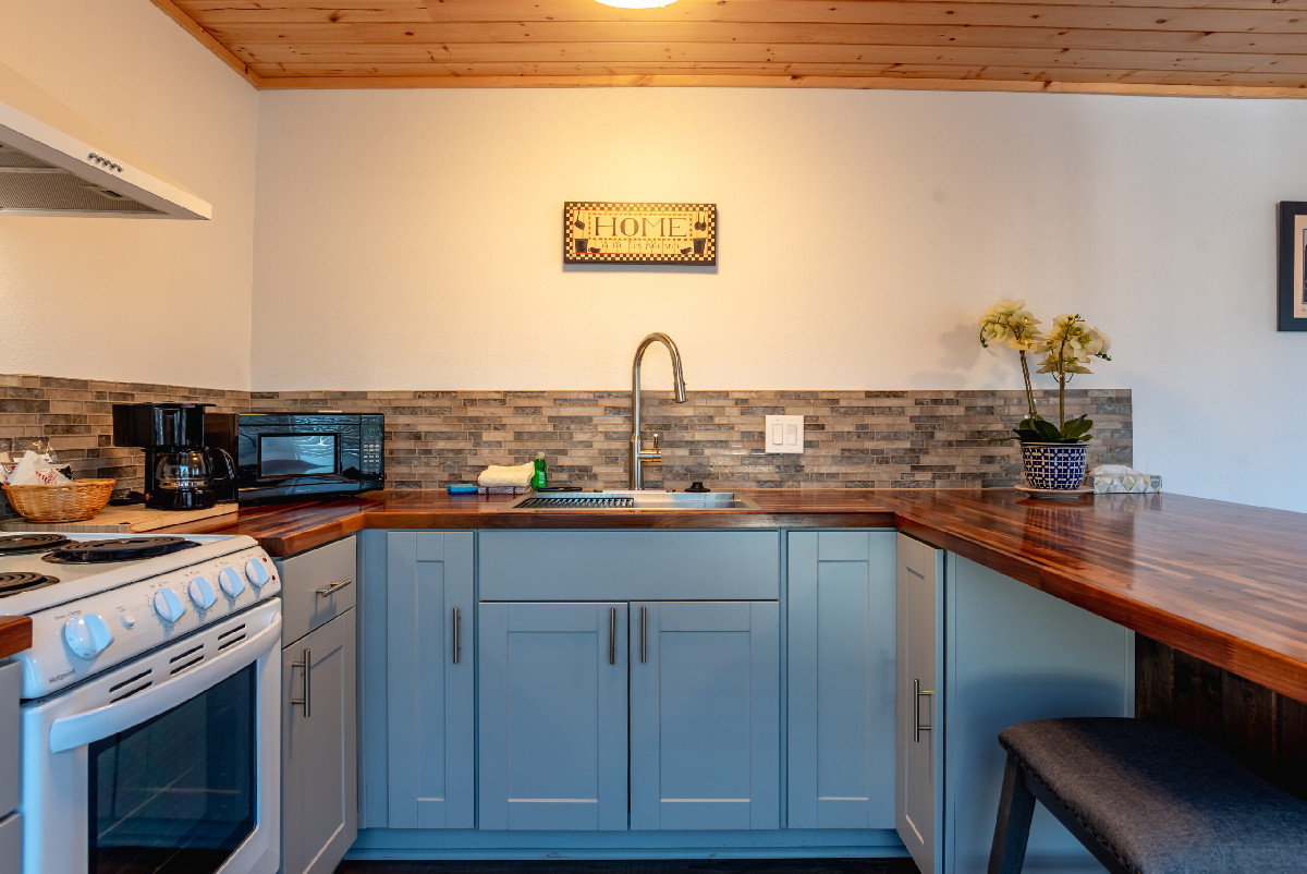Kitchen - Terimore Bayfront Inn