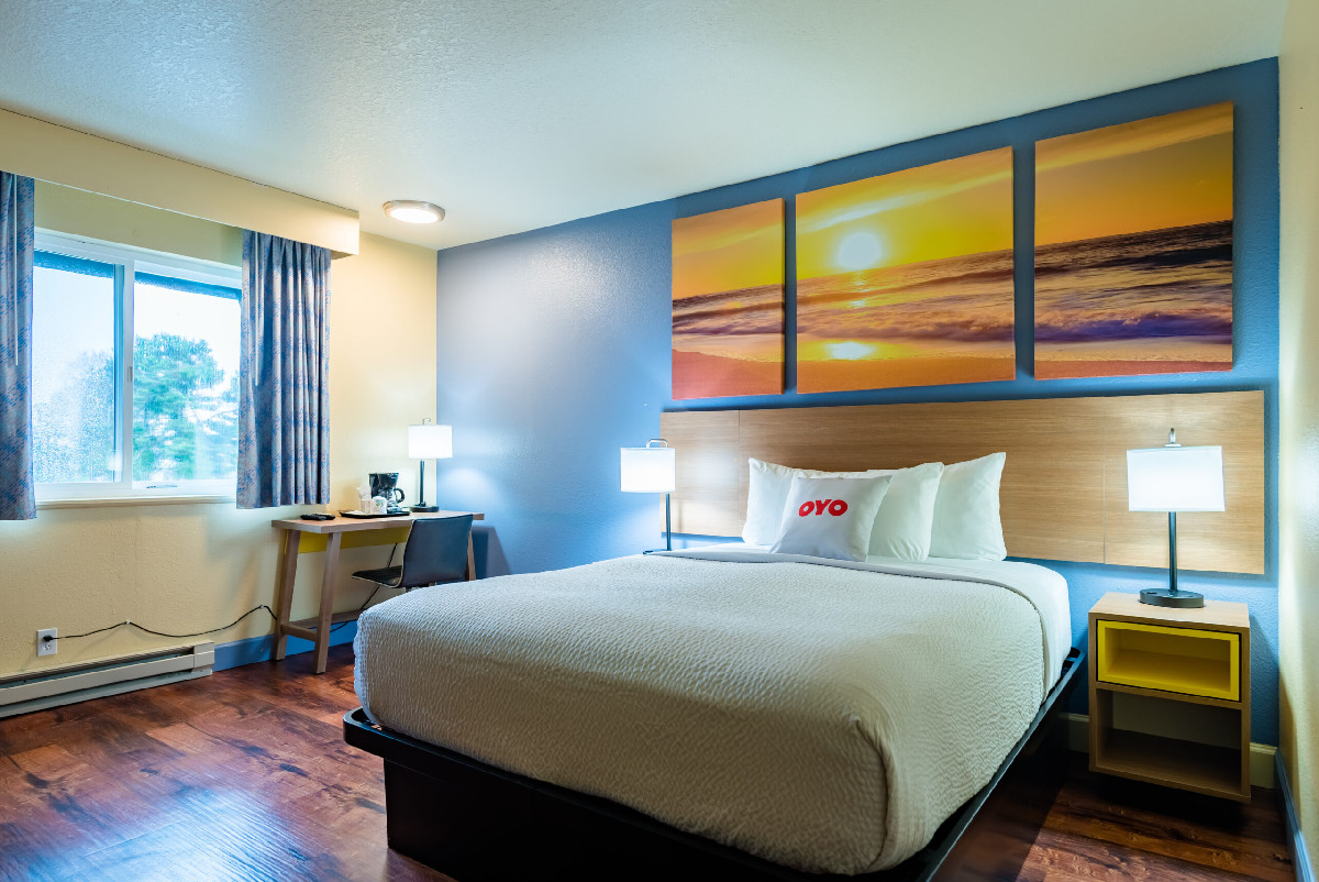 Guestroom - Coastal Inn