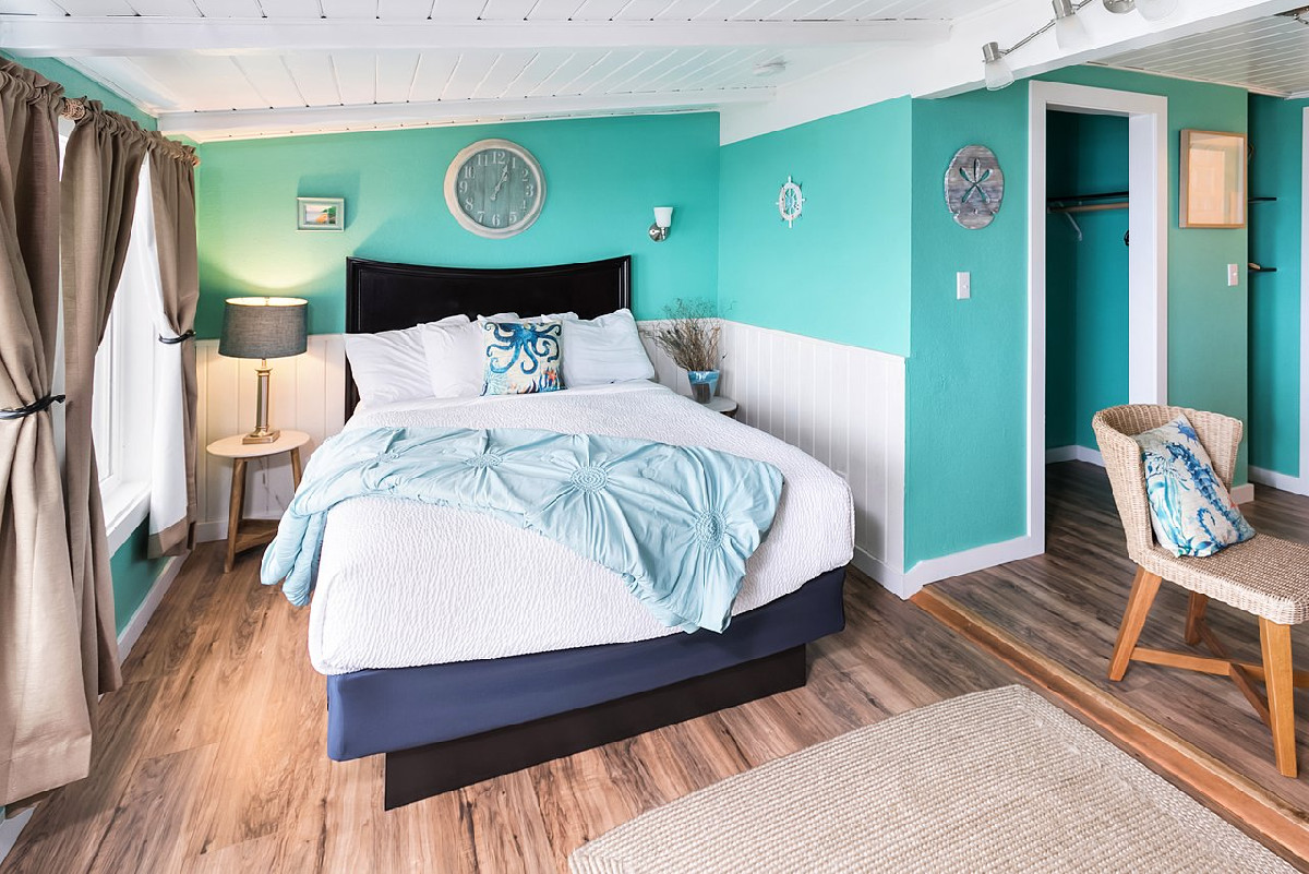Guestroom - Moolack Shores Inn