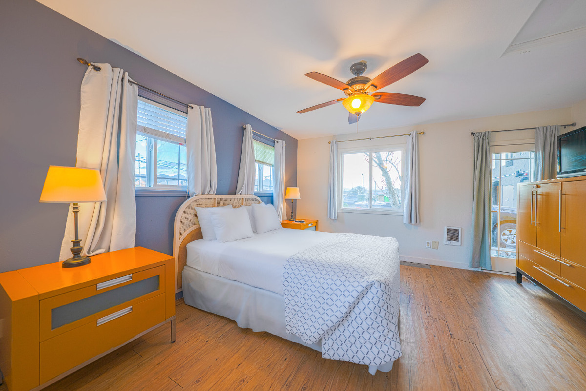 Guestroom - City Center Motel