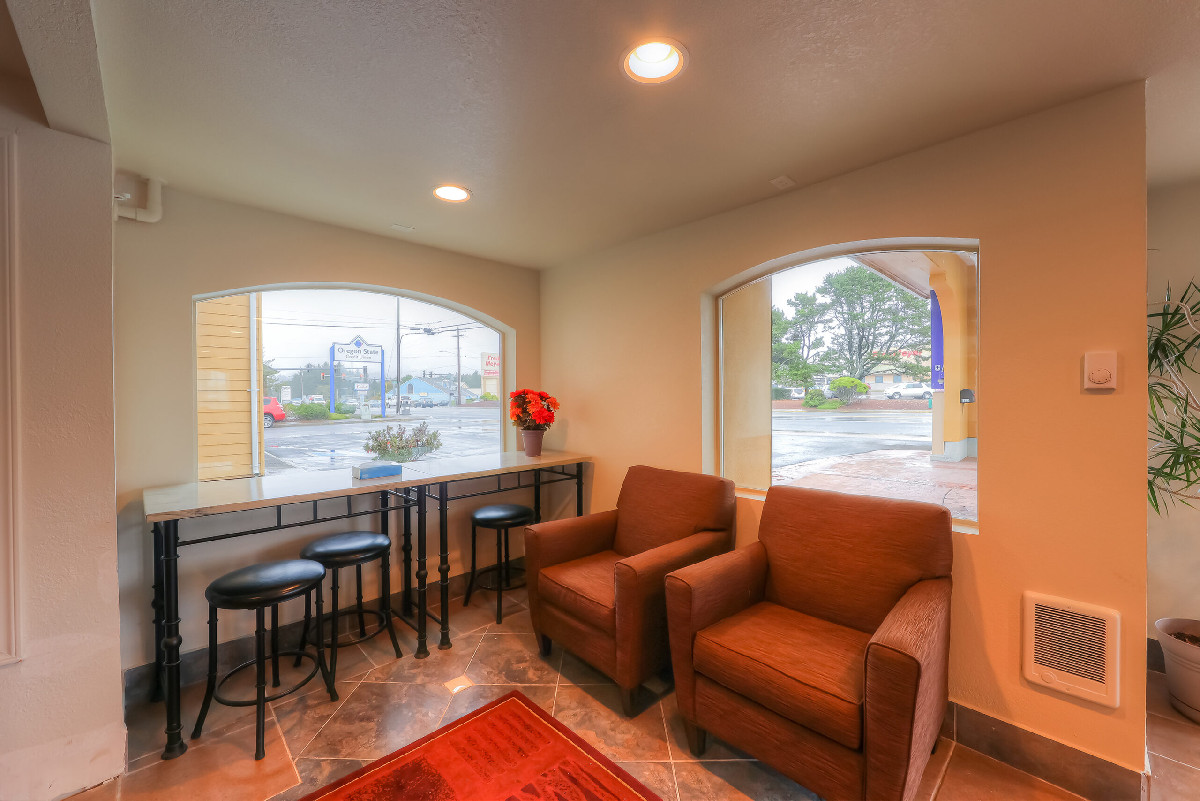 Lobby - Newport Inn And Suites