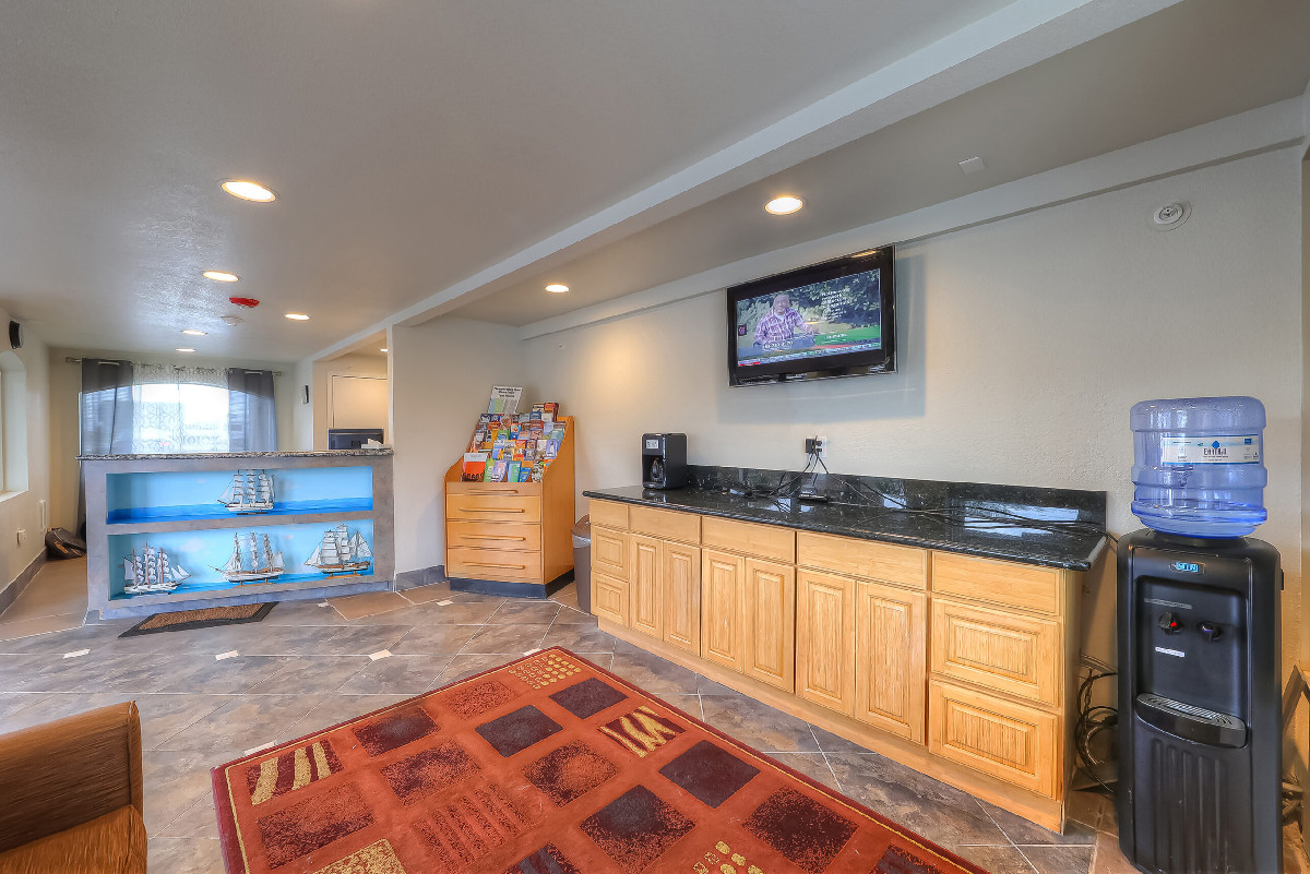 Lobby - Newport Inn And Suites