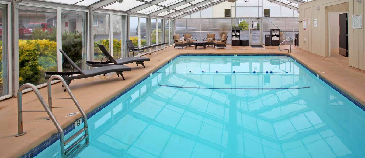 Pool - Clarion Inn Surfrider Resort