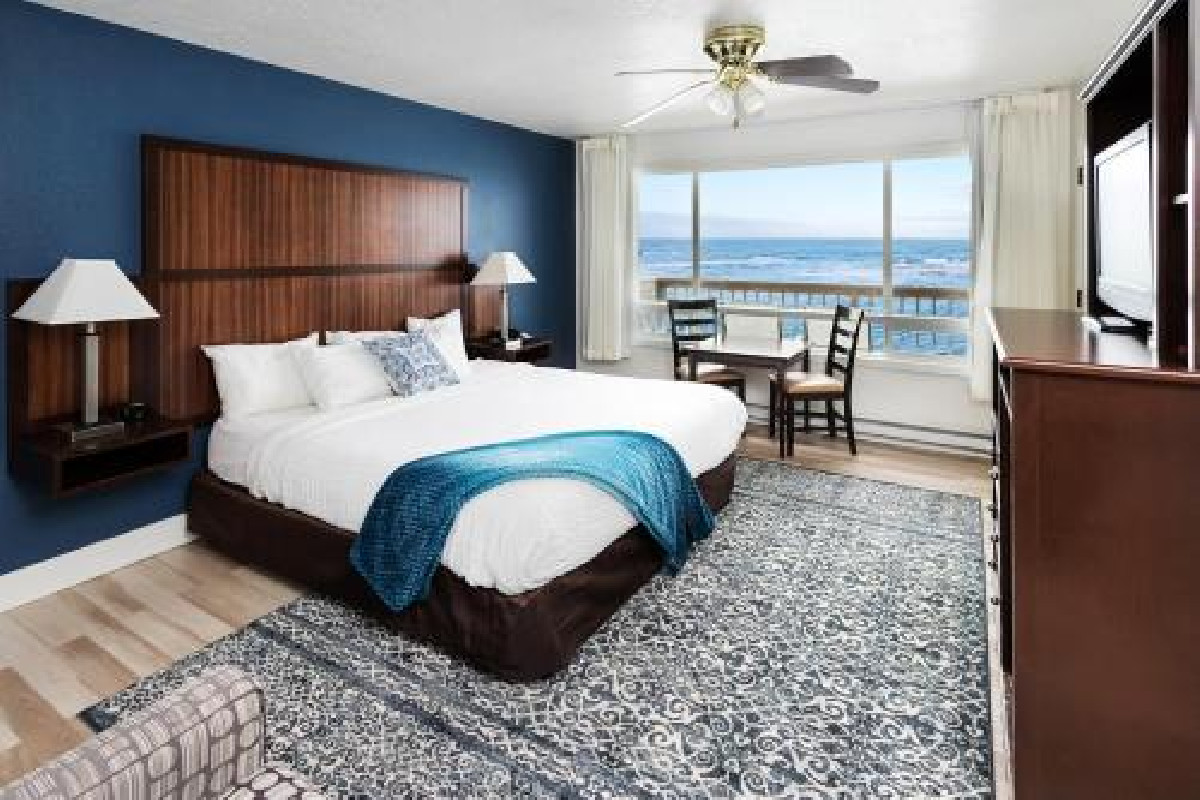 Guestroom - Clarion Inn Surfrider Resort