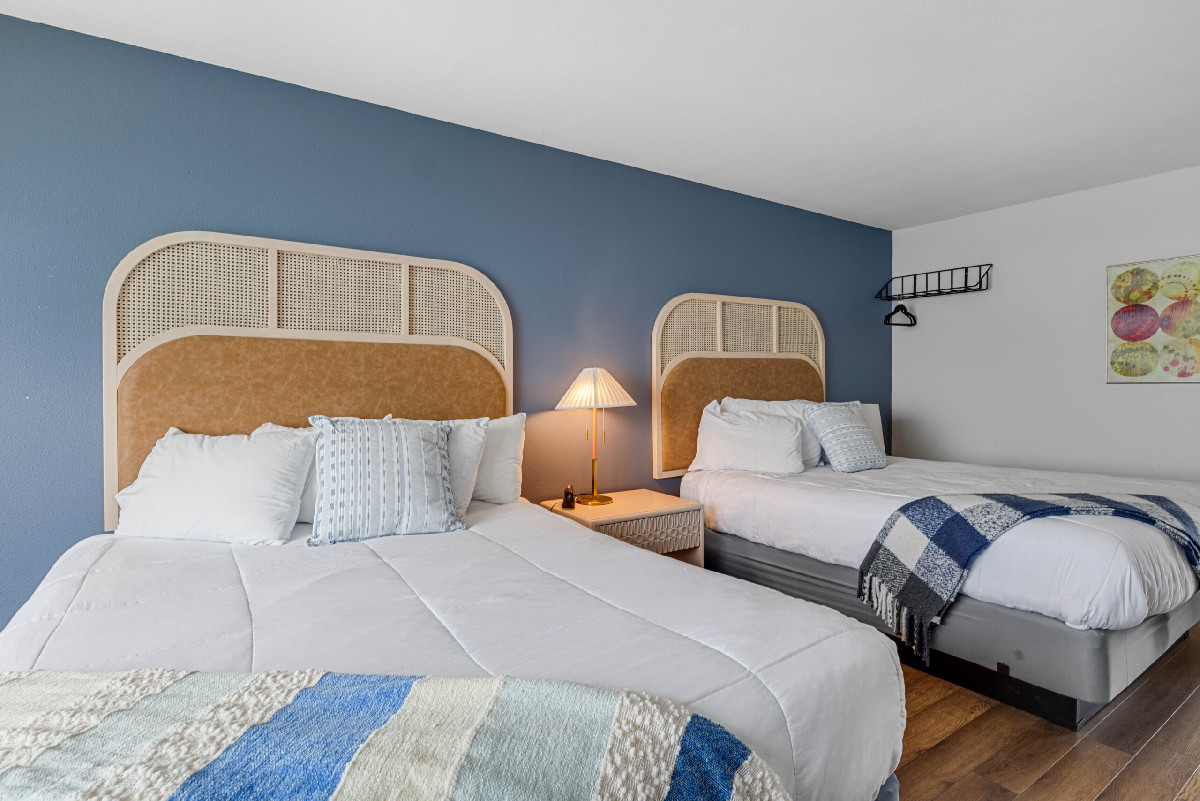 Guestroom - Seagull Beachfront Inn