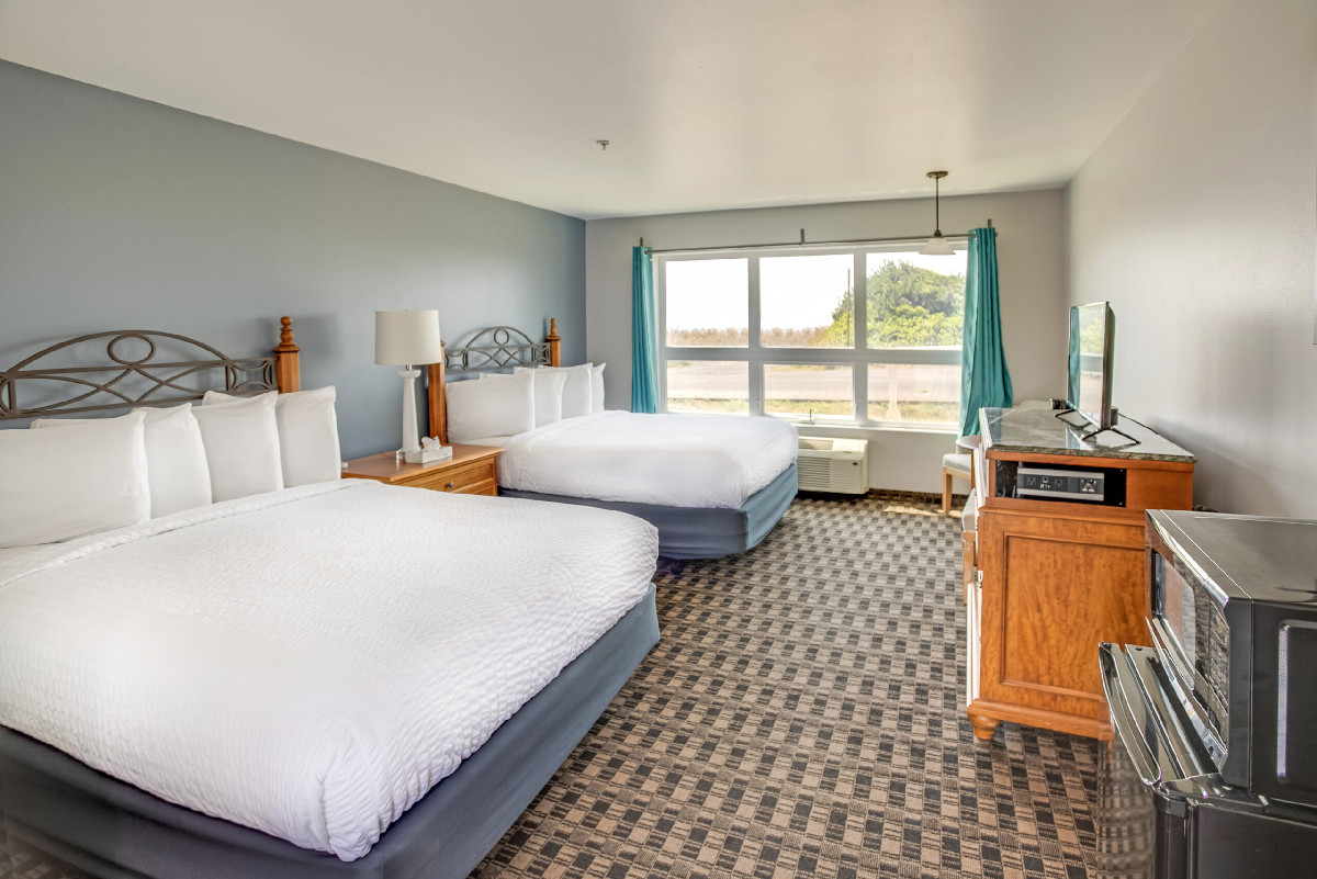 Guestroom - The Waves Hotel